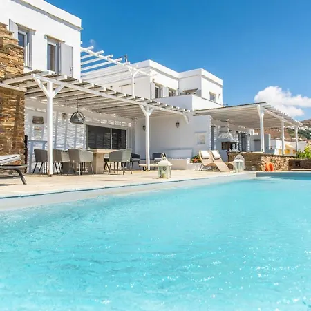 Triandaros With Pool Appartement