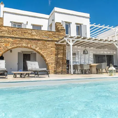Triandaros With Pool Appartamento *