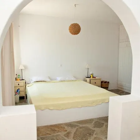 Triandaros With Pool Appartement
