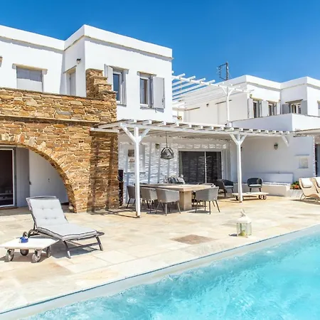 Triandaros With Pool * Perastra